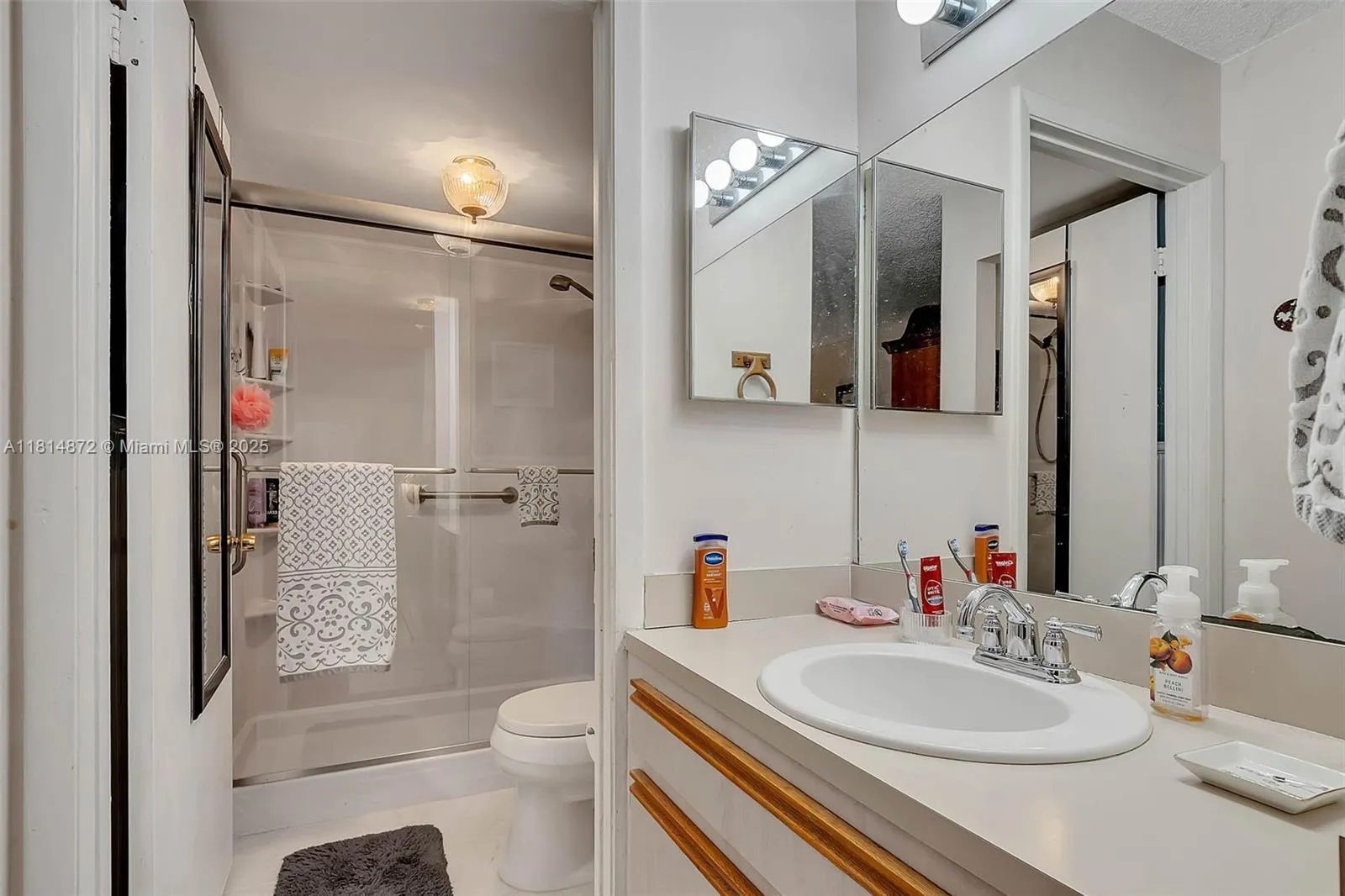 Miami, Florida 33196, United States, 3 Bedrooms Bedrooms, ,2 BathroomsBathrooms,Residential,Active,143588