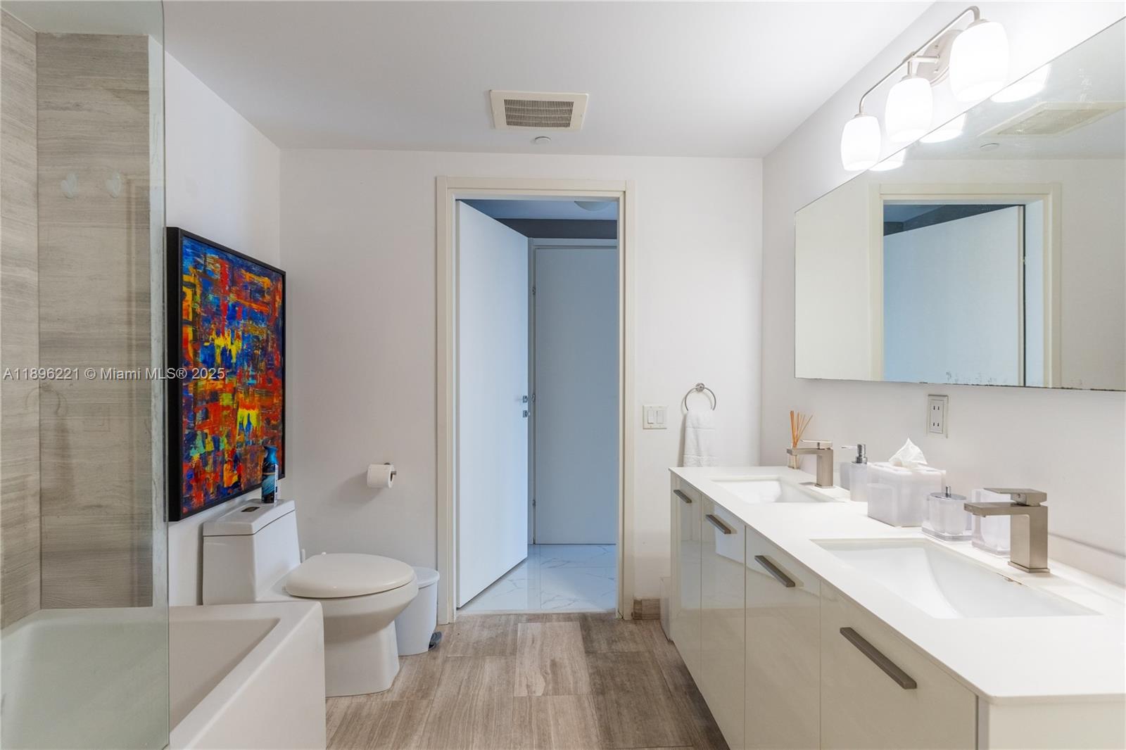 BRICKELLHOUSE CONDO - Residential