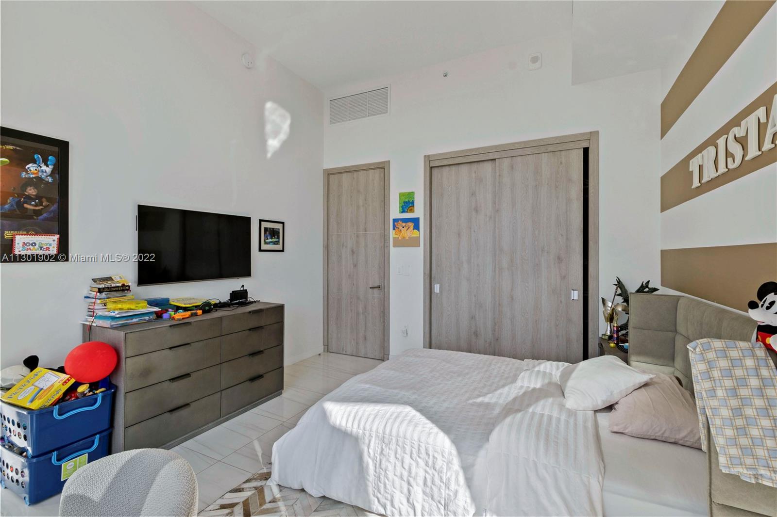 ONE PARK GROVE - Residential