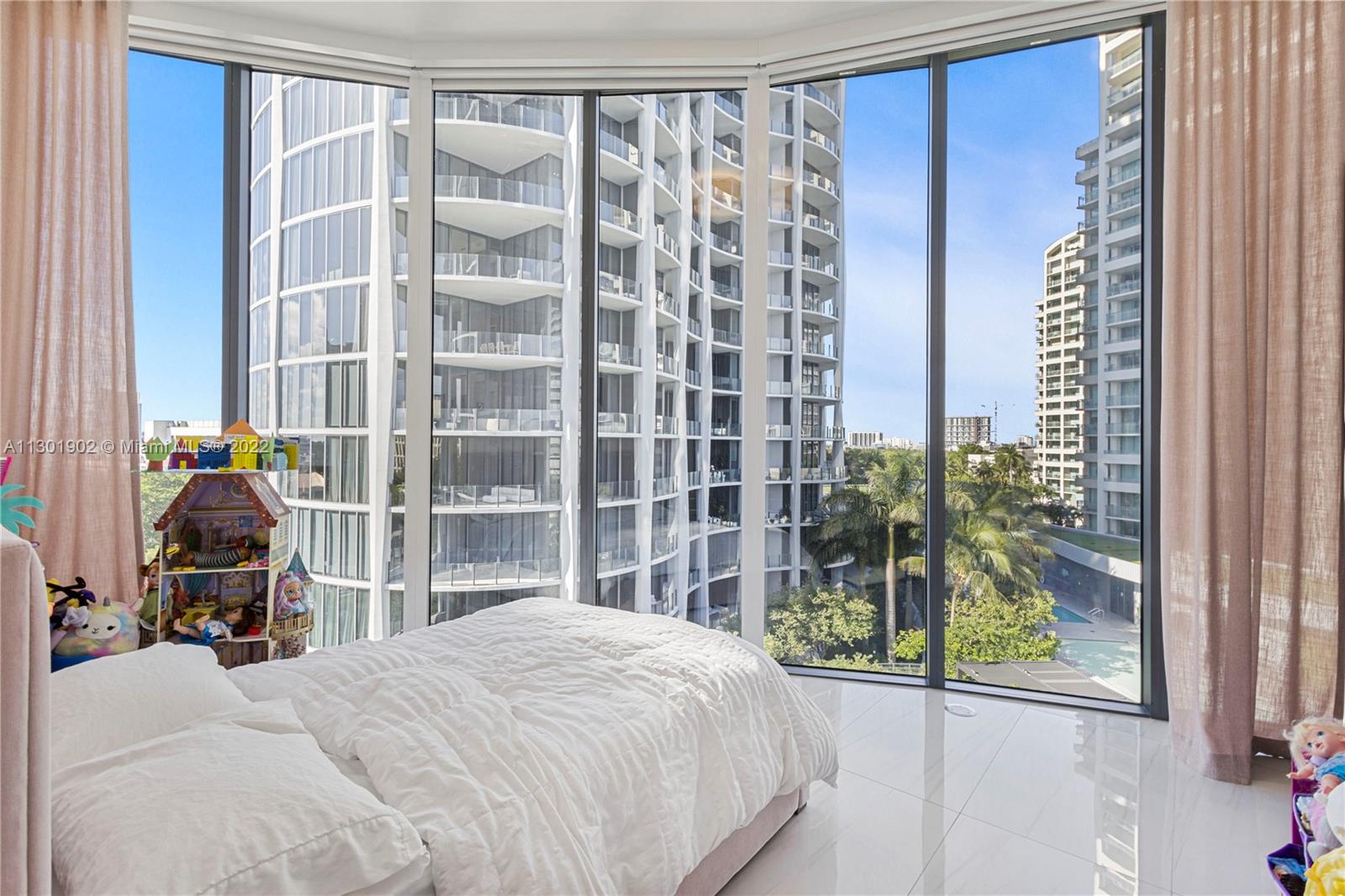 ONE PARK GROVE - Residential