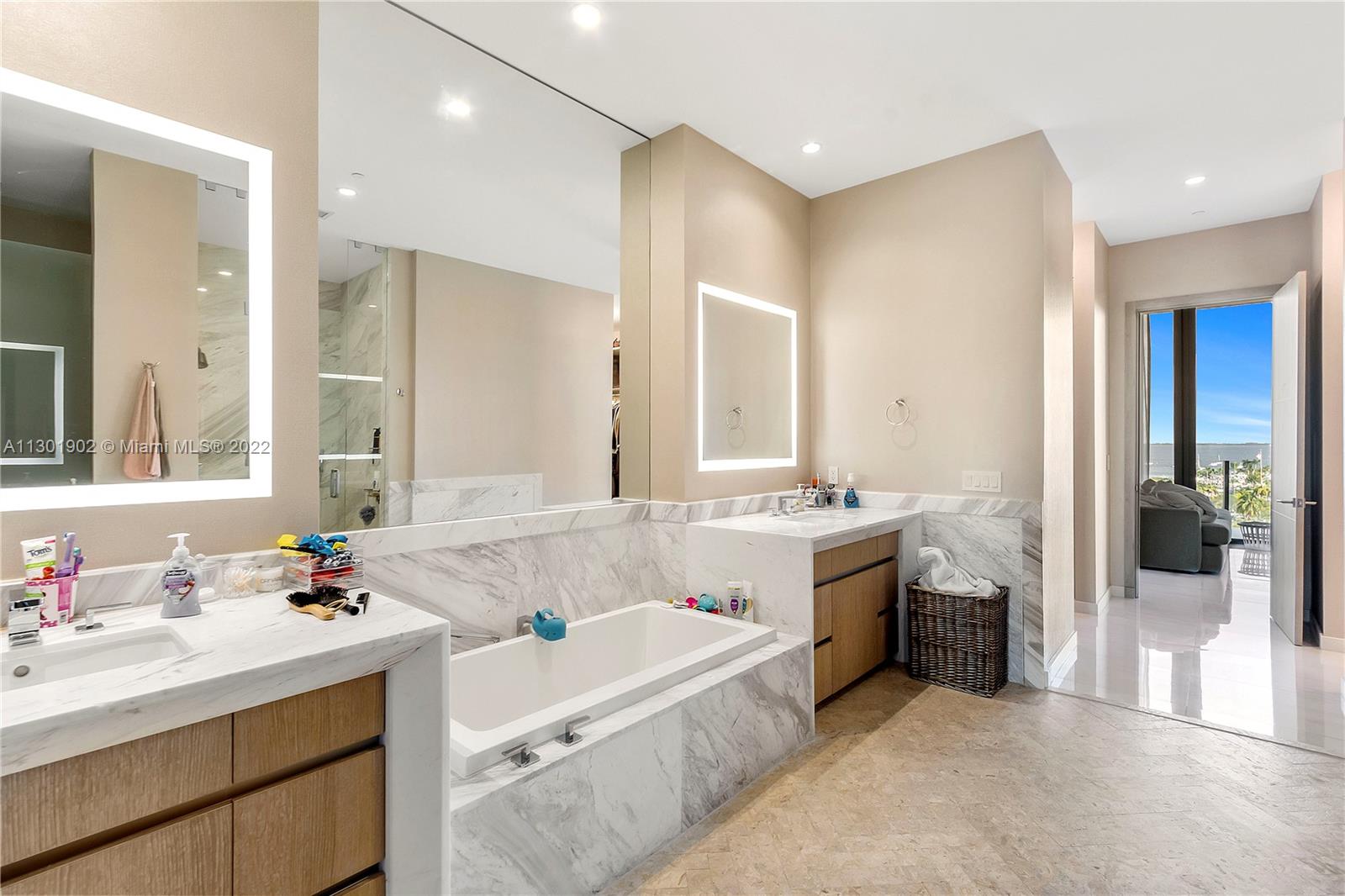 ONE PARK GROVE - Residential