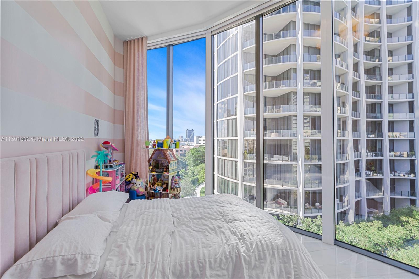 ONE PARK GROVE - Residential