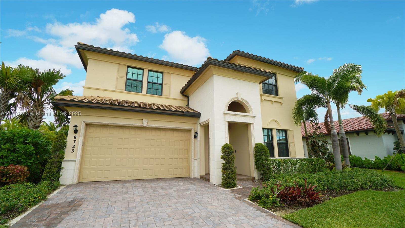 8725 Parkland Bay Dr