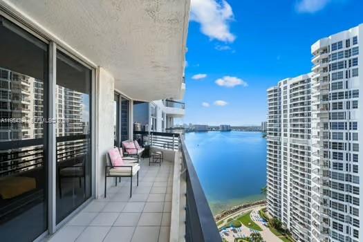 MYSTIC POINTE CONDO NO TW - Residential