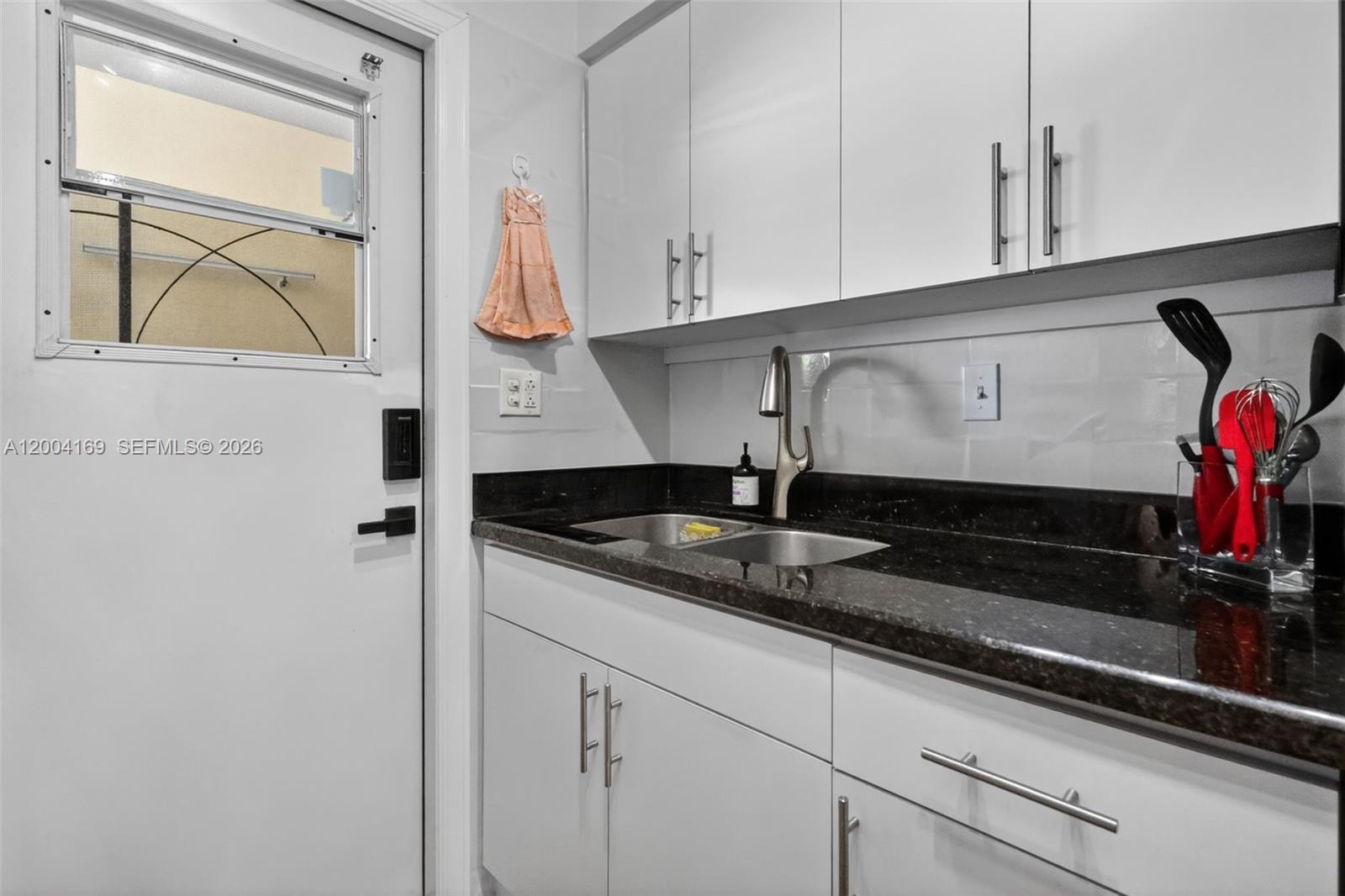 1820 Venice Park Dr 102