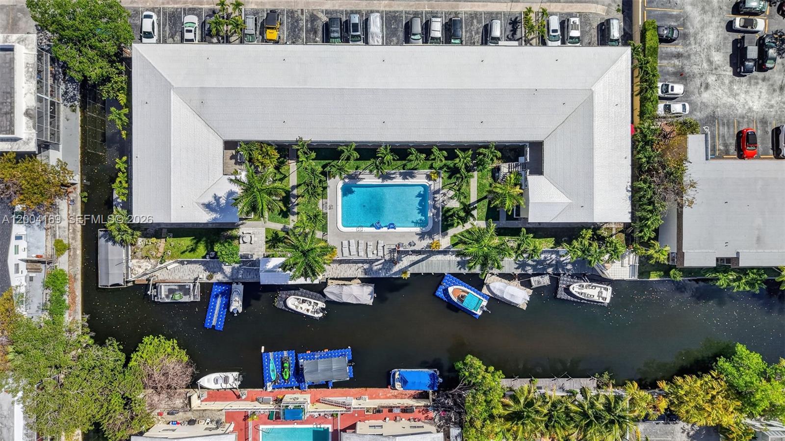 1820 Venice Park Dr 102