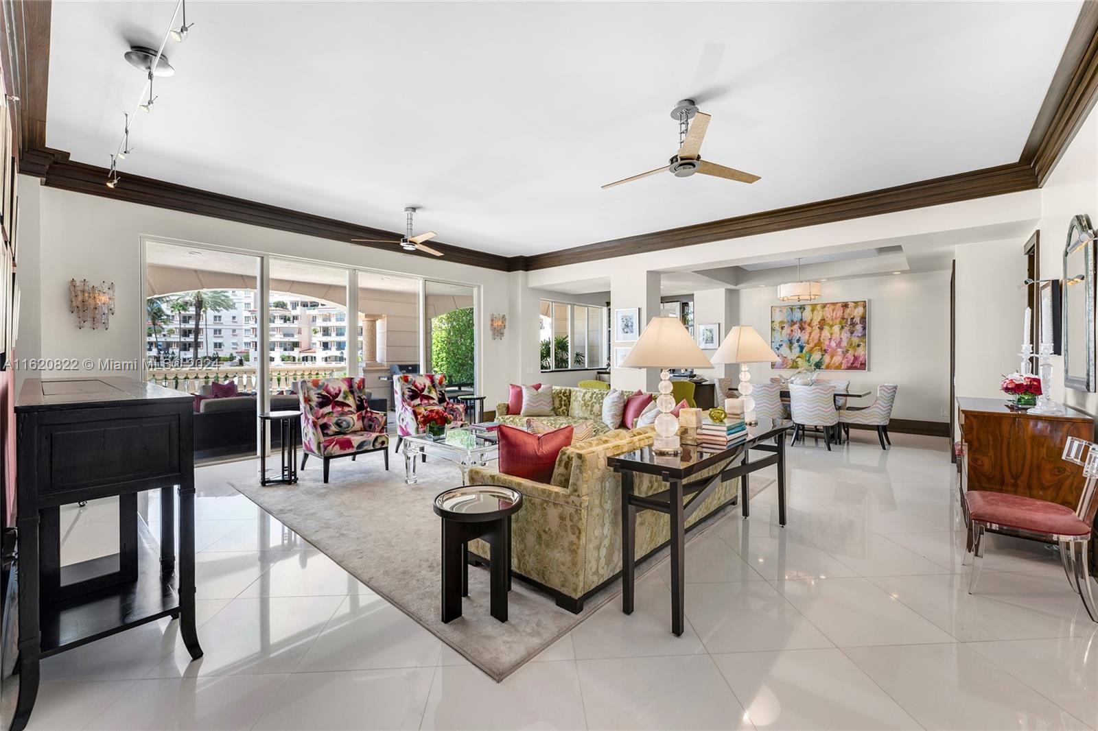 FISHER ISLAND - Residential