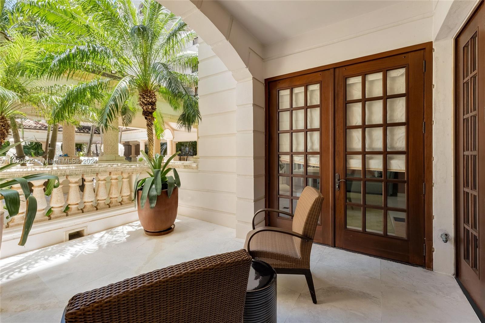 FISHER ISLAND - Residential