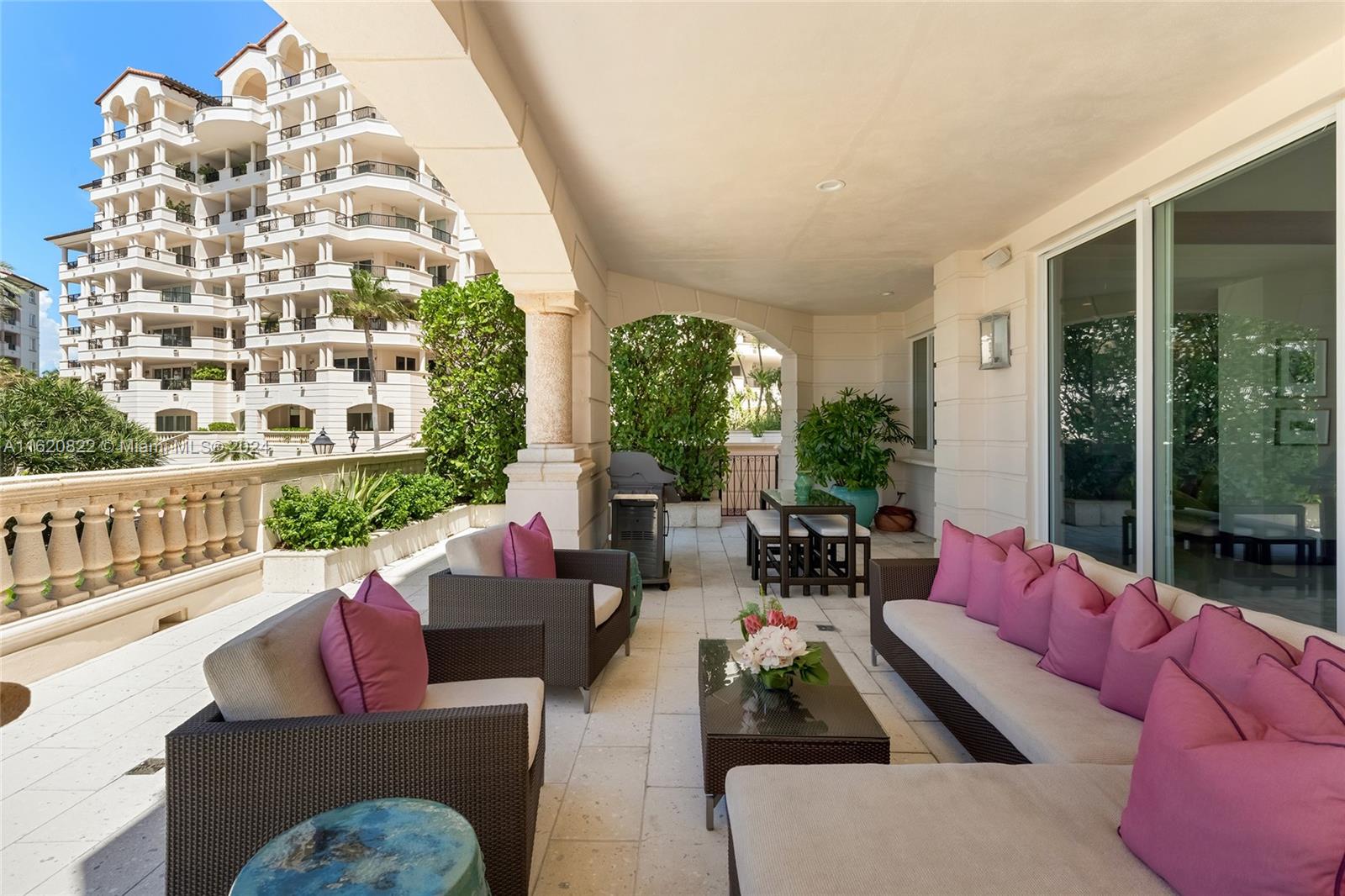 FISHER ISLAND - Residential