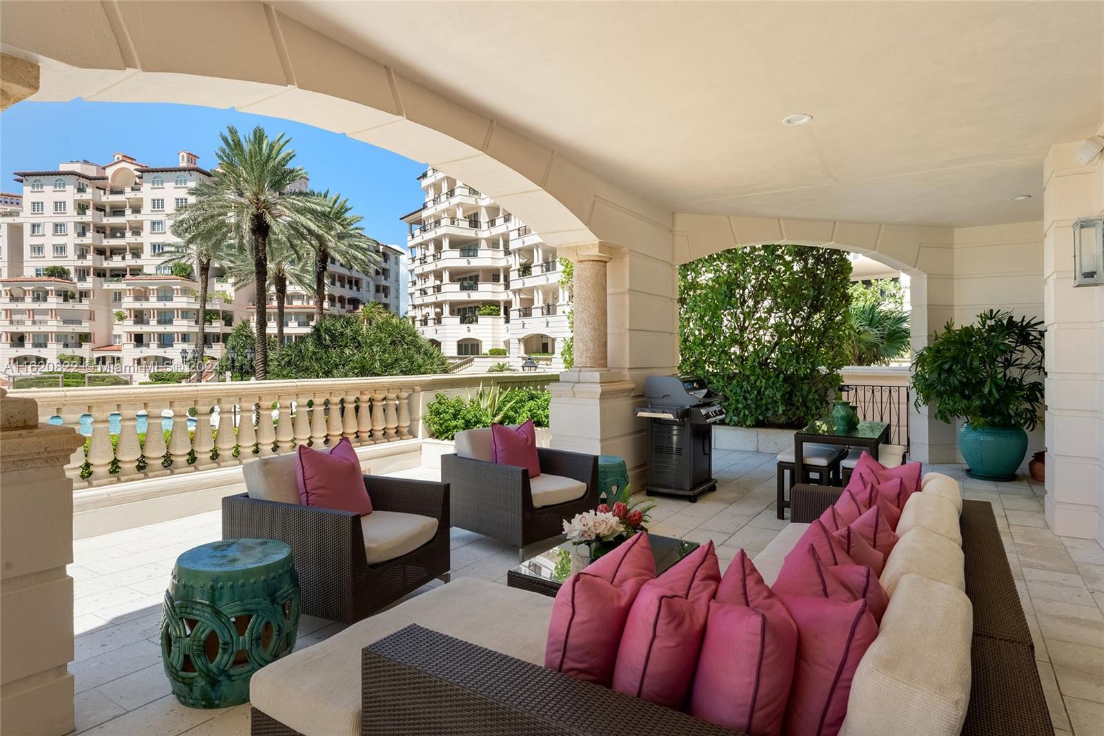 FISHER ISLAND - Residential