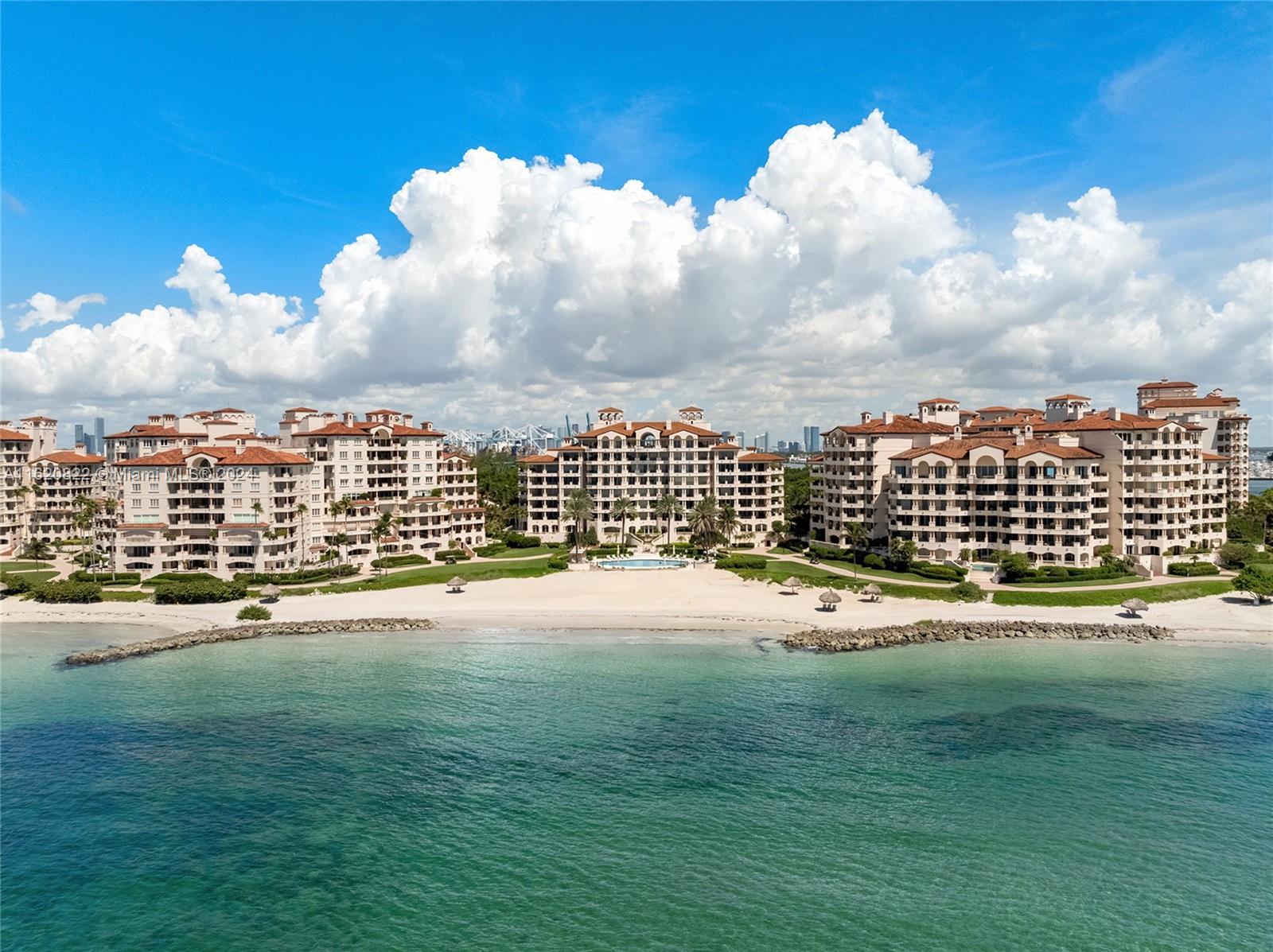 FISHER ISLAND - Residential