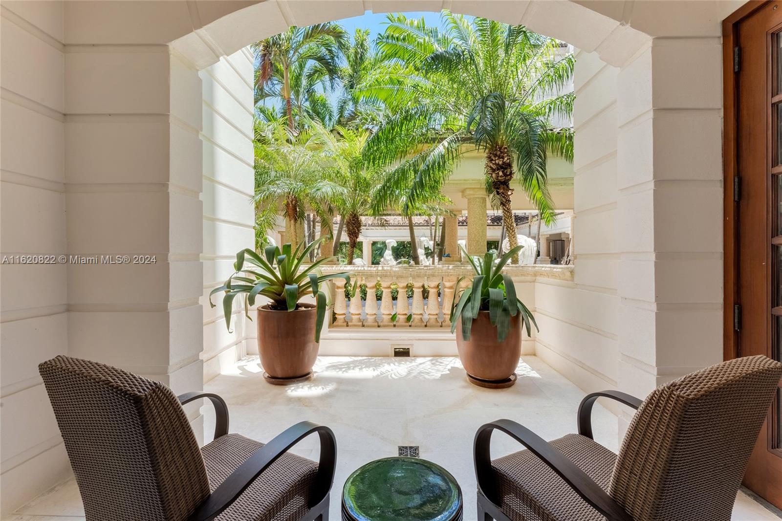 FISHER ISLAND - Residential