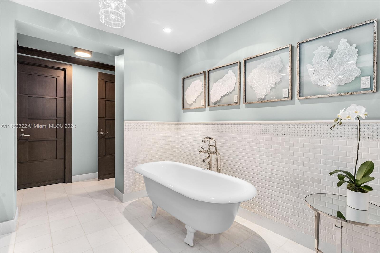 FISHER ISLAND - Residential