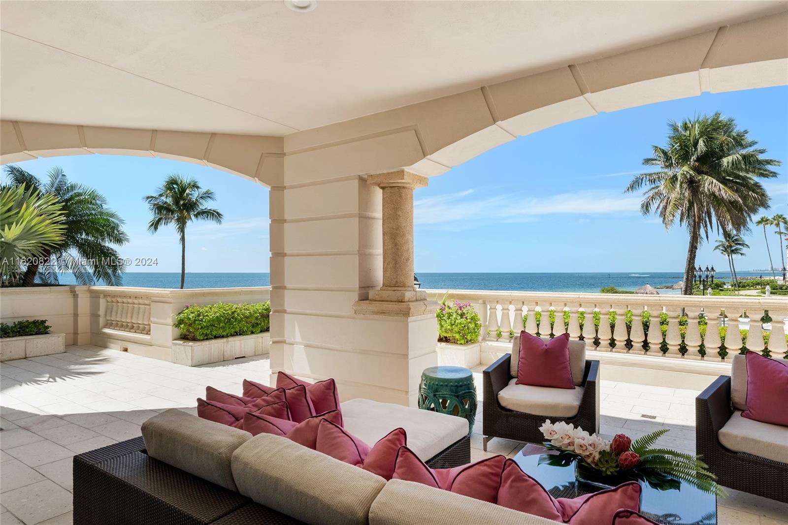 FISHER ISLAND - Residential