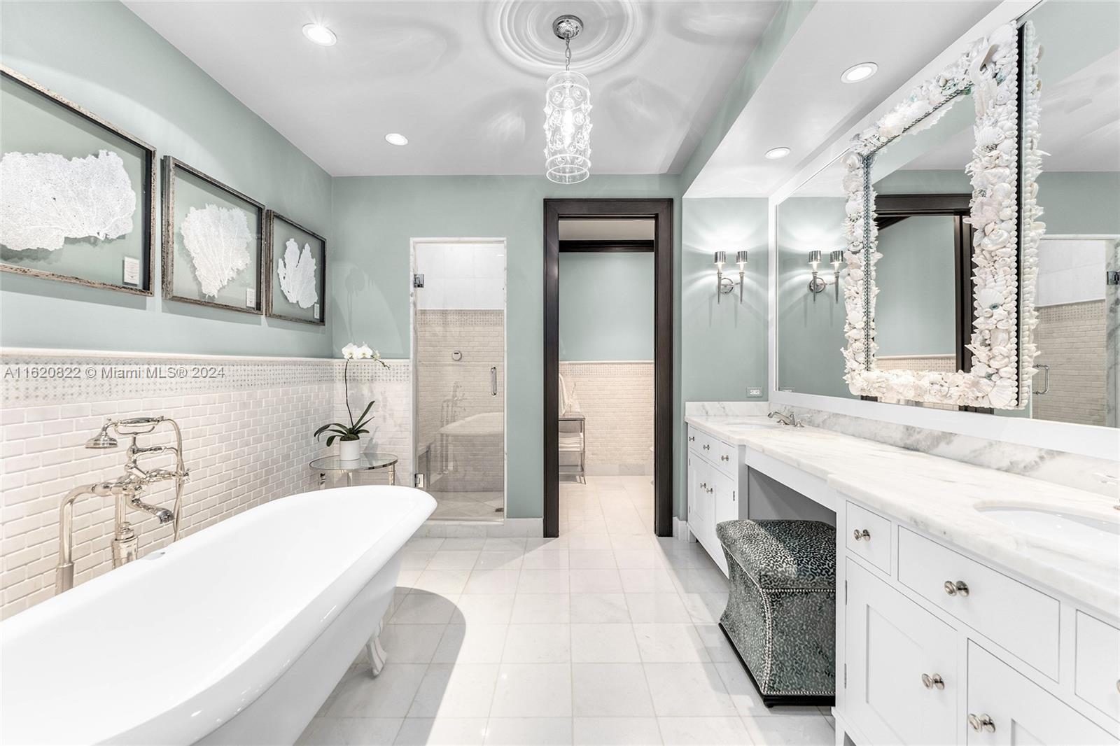 FISHER ISLAND - Residential