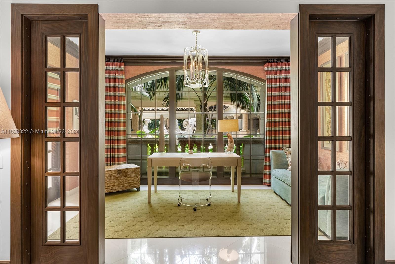 FISHER ISLAND - Residential