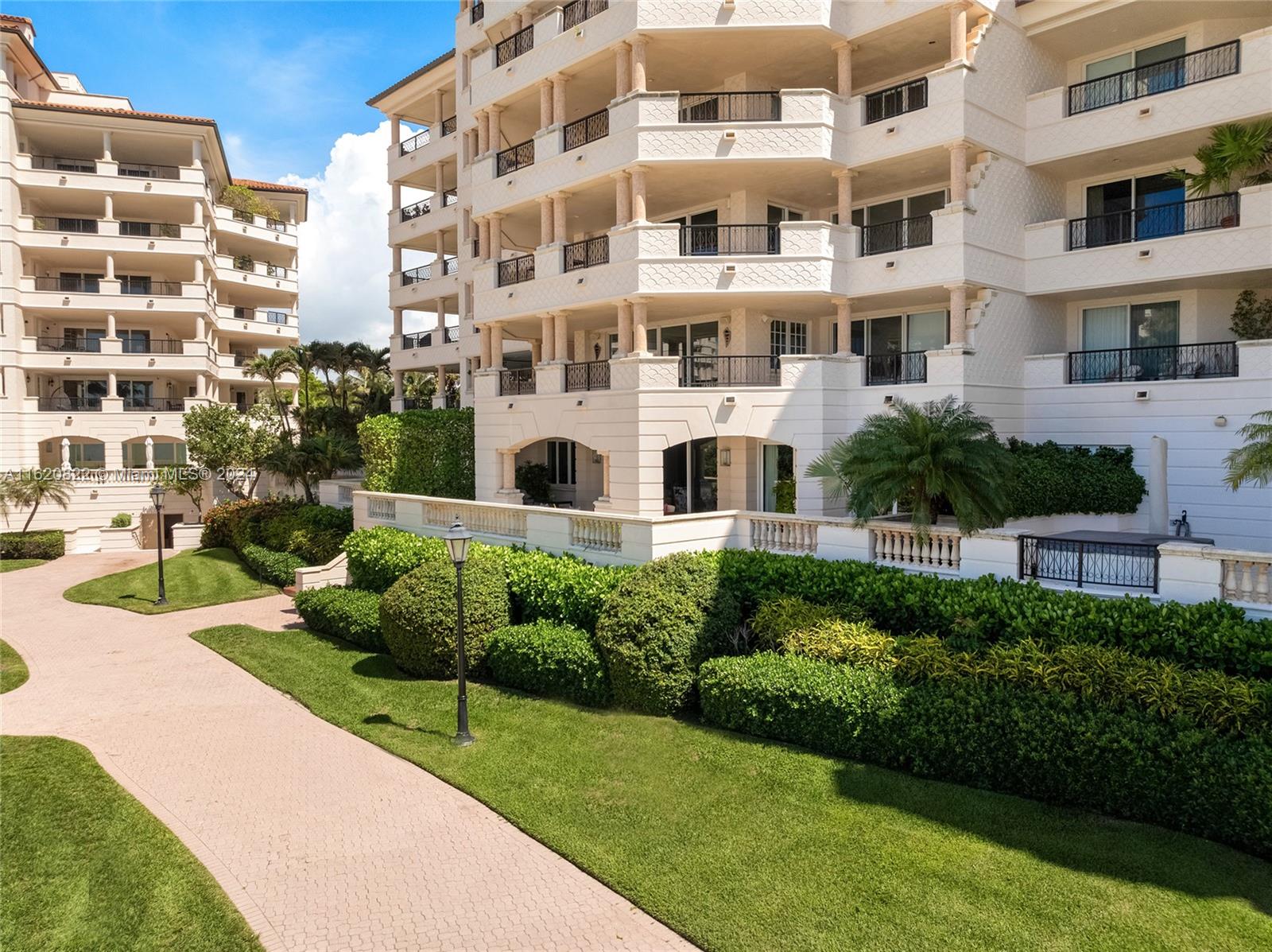 FISHER ISLAND - Residential