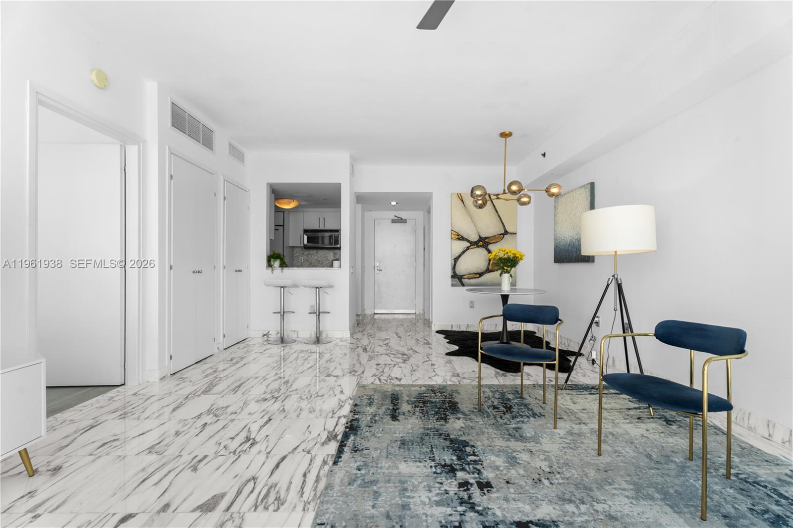 ICON CONDO - Residential