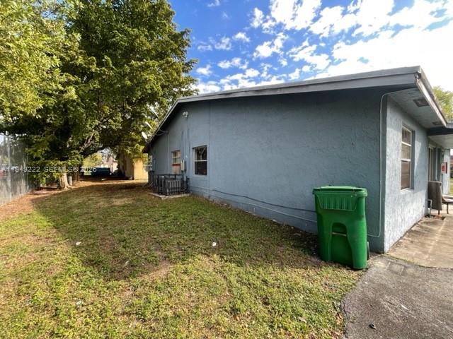 FT LAUDERDALE ESTATES 1ST - Residential Income