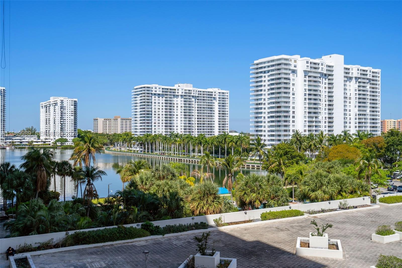 THE CLIPPER AT BISC COVE - Residential