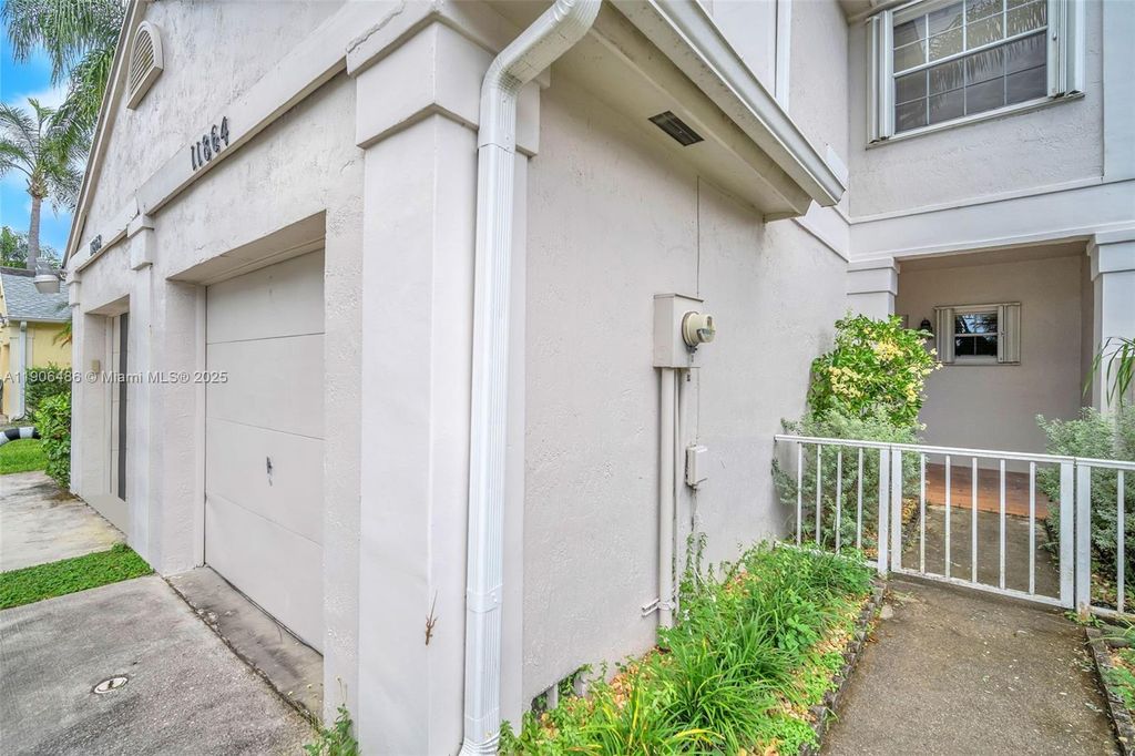 Photo of 11864 SW 97th Ter, Miami, FL 33186 (MLS # A11906486)