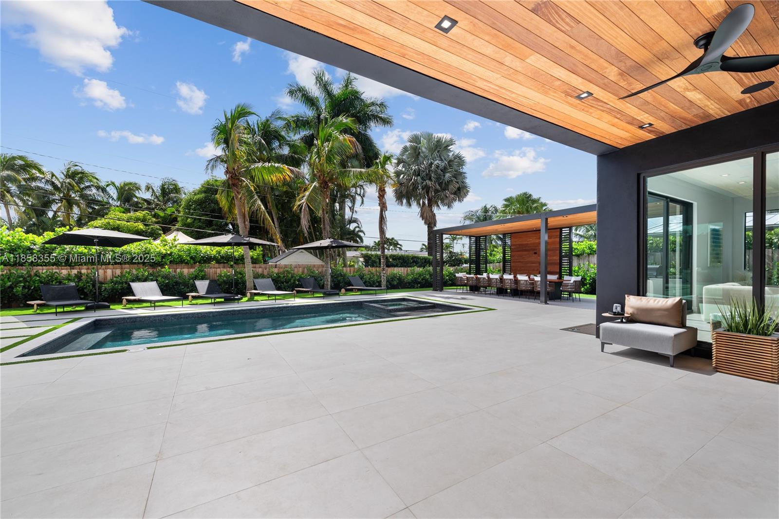 HIGHLAND WOODS SEC 4 - Residential Lease