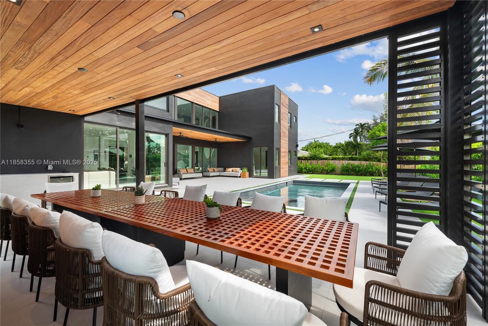 HIGHLAND WOODS SEC 4 - Residential Lease