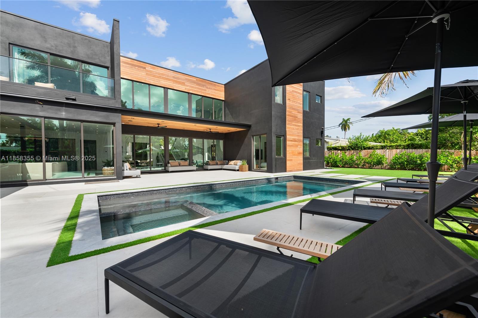 HIGHLAND WOODS SEC 4 - Residential Lease