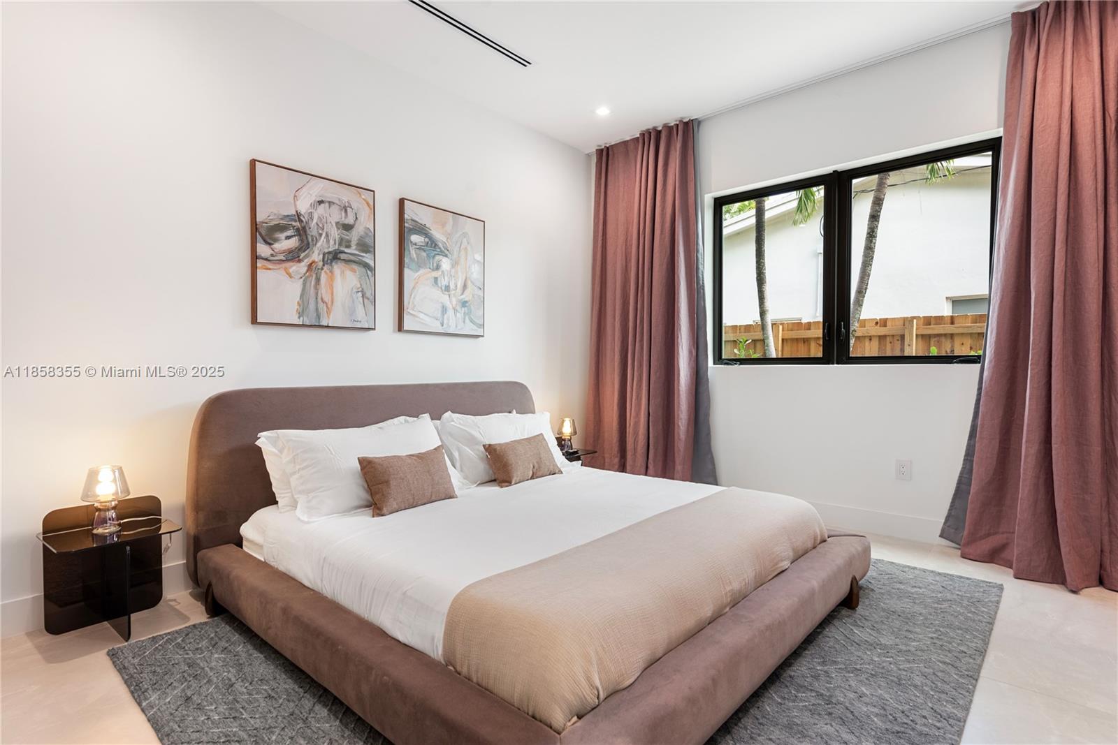 HIGHLAND WOODS SEC 4 - Residential Lease