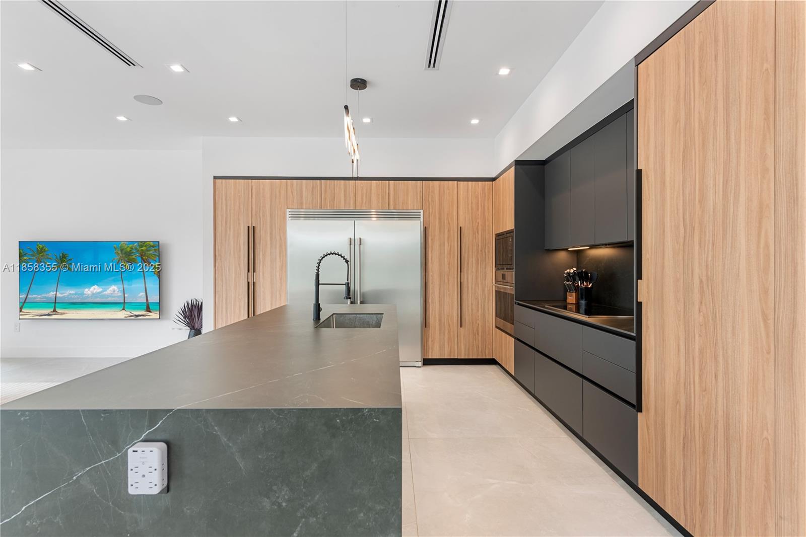 HIGHLAND WOODS SEC 4 - Residential Lease