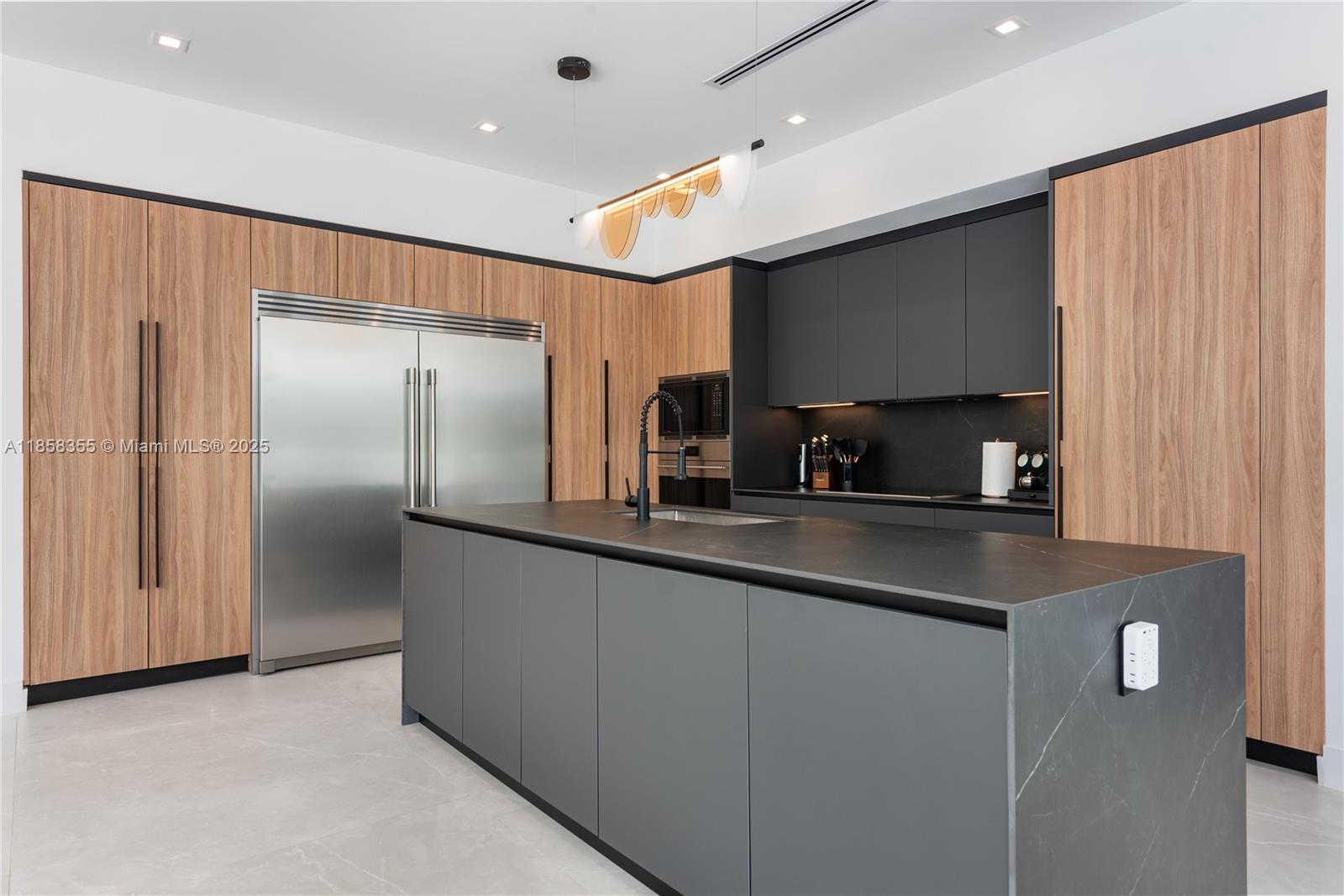 HIGHLAND WOODS SEC 4 - Residential Lease