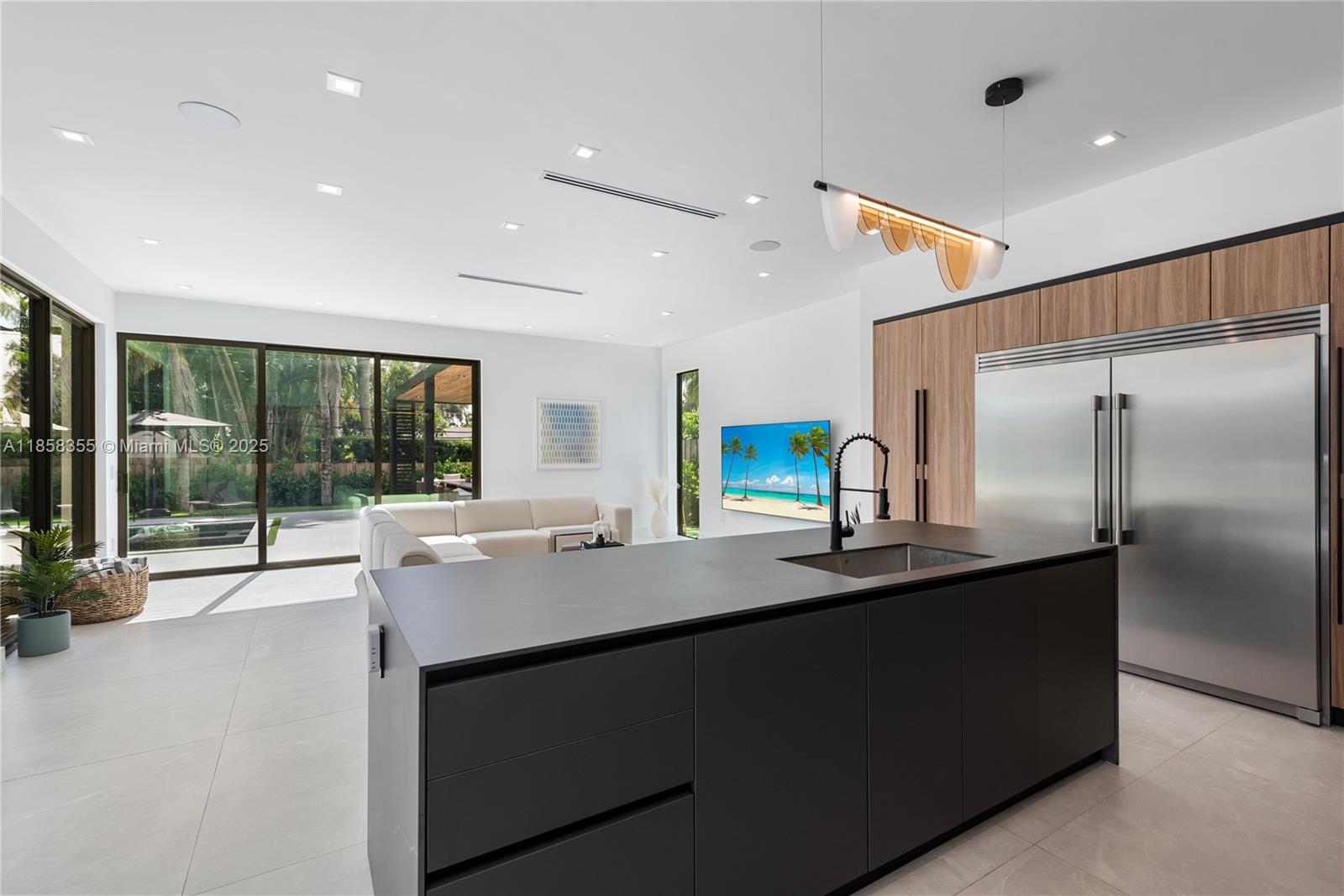 HIGHLAND WOODS SEC 4 - Residential Lease