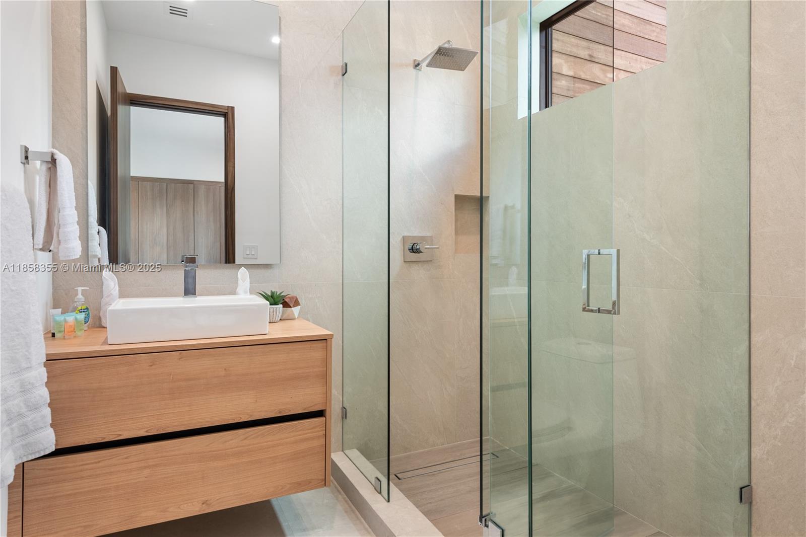 HIGHLAND WOODS SEC 4 - Residential Lease