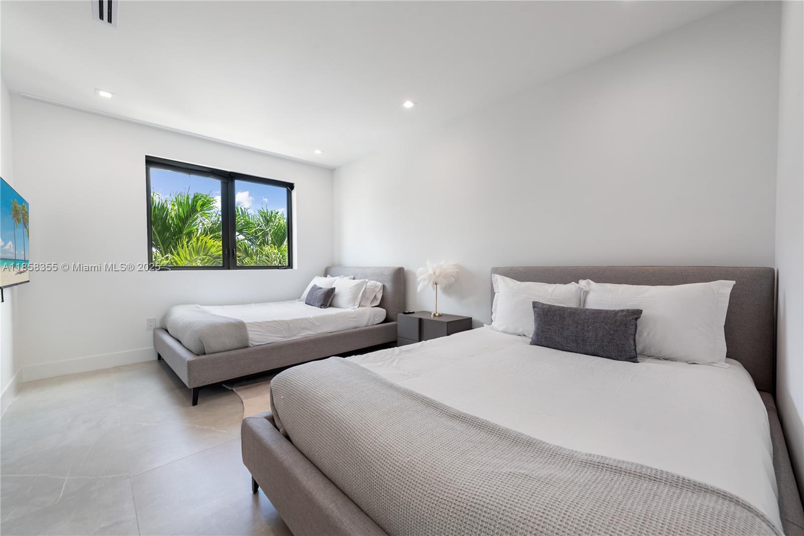 HIGHLAND WOODS SEC 4 - Residential Lease