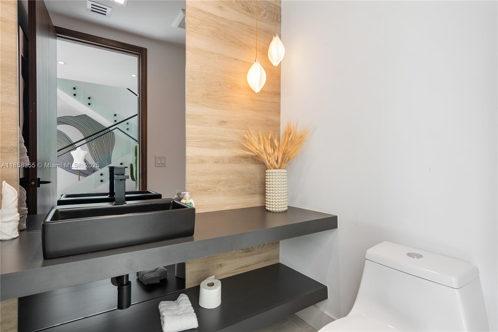 HIGHLAND WOODS SEC 4 - Residential Lease