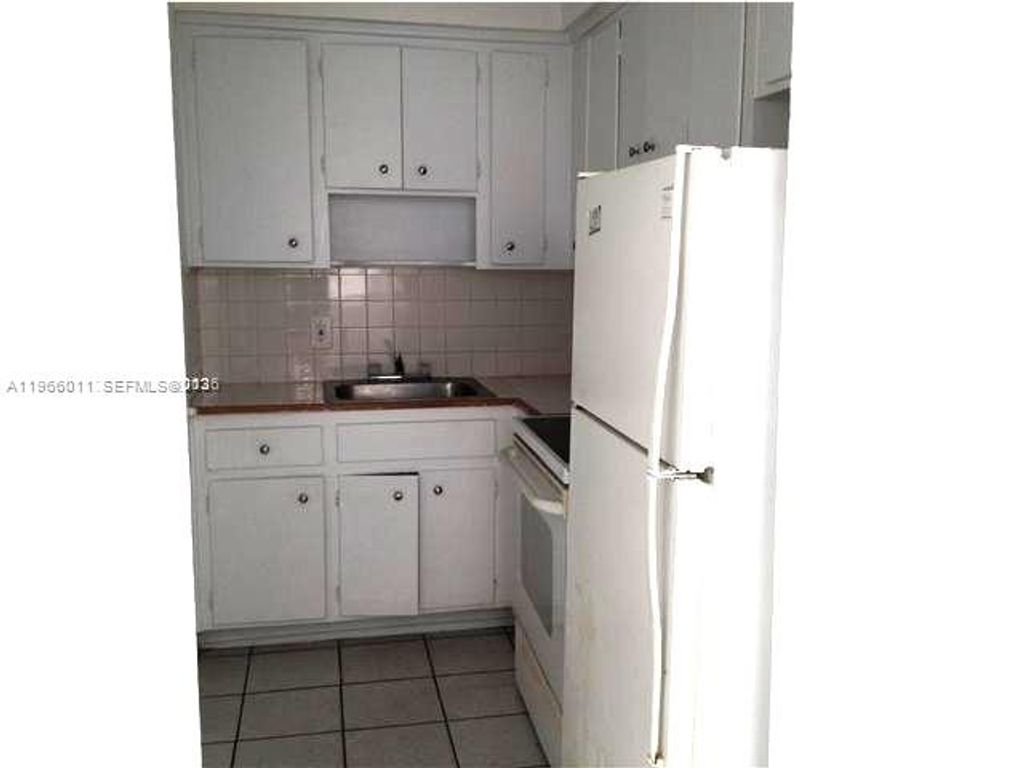 Photo of 1903 Thomas St #8, Hollywood, FL 33020 (MLS # A11966011)