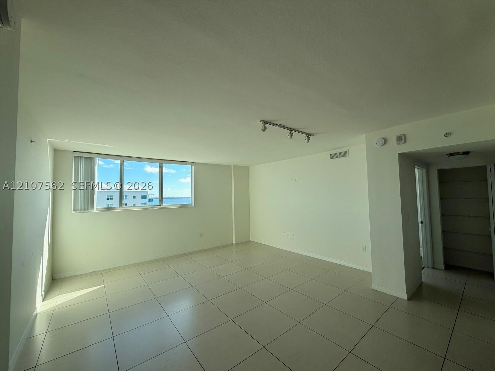 7525 E Treasure Dr 1010