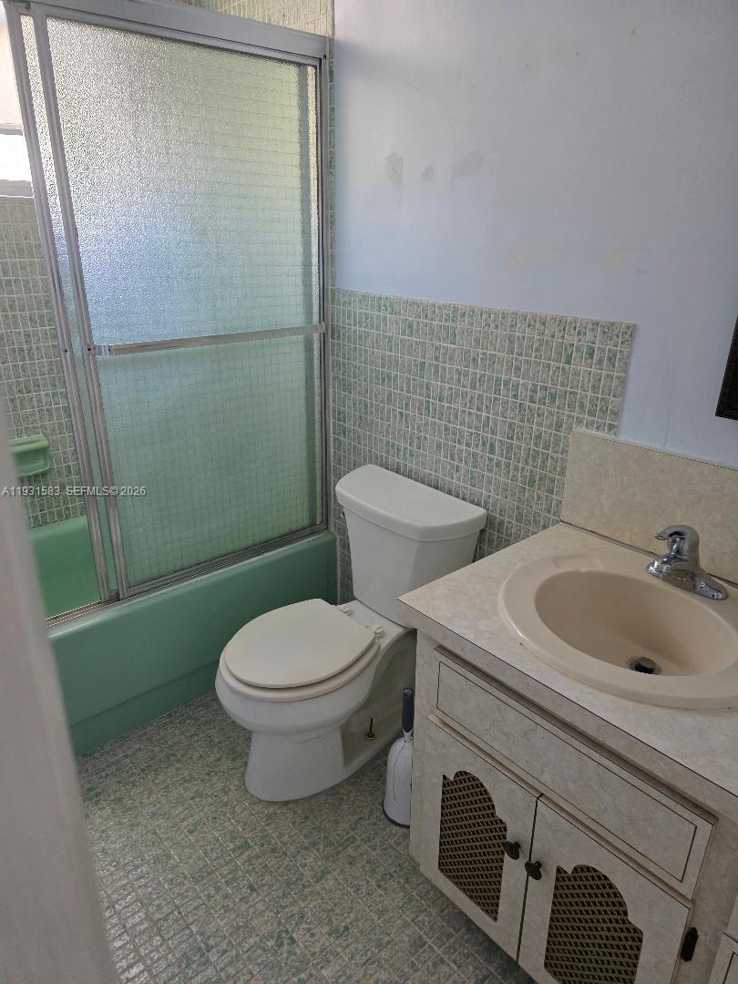 FOURTH MOORINGS CONDO - Residential