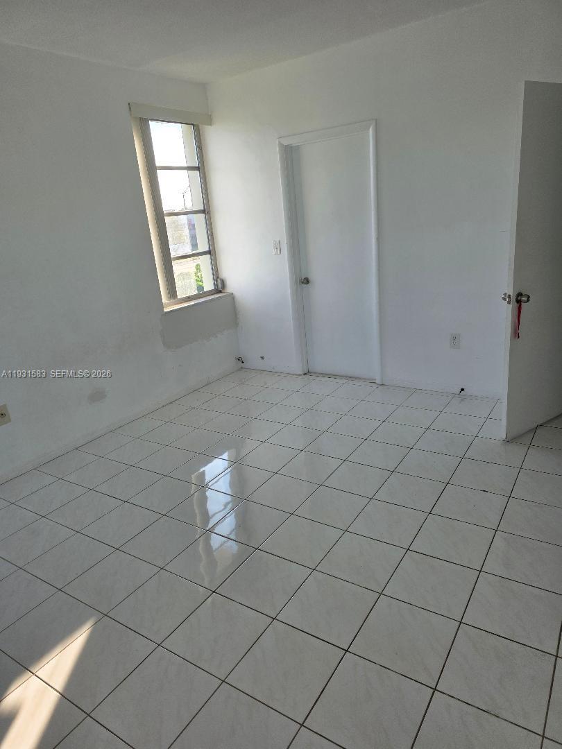 FOURTH MOORINGS CONDO - Residential