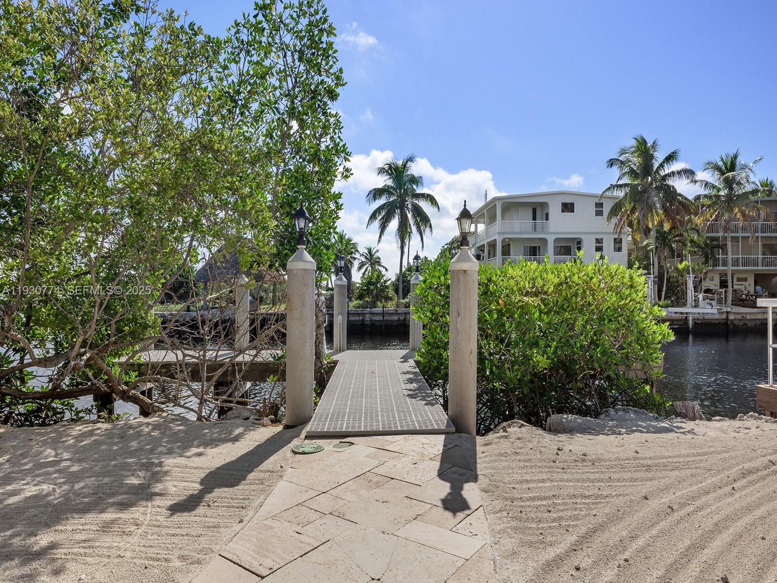 OCEAN ISLE ESTATE - Residential