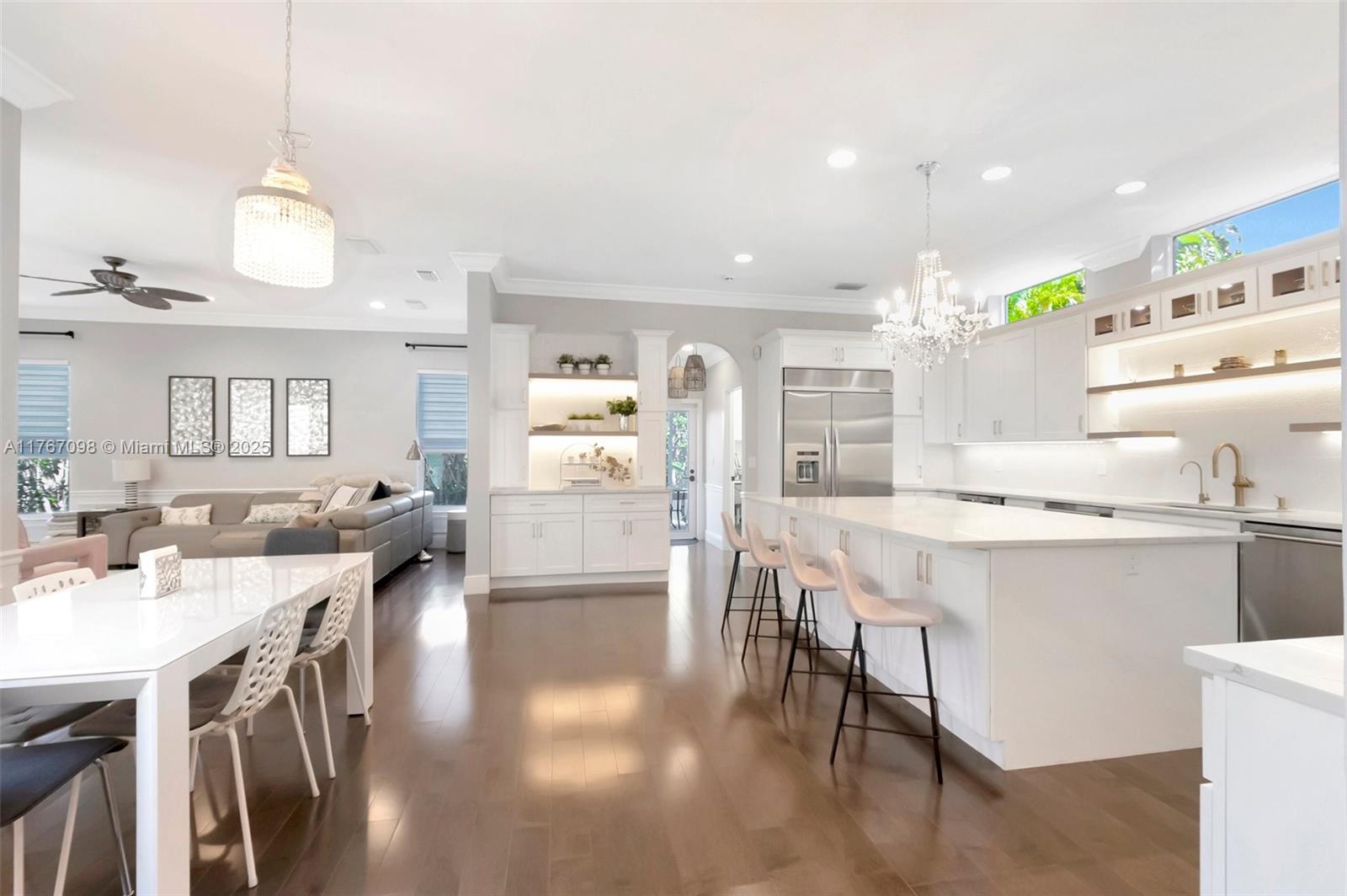 ROYAL PALM FOREST - Residential