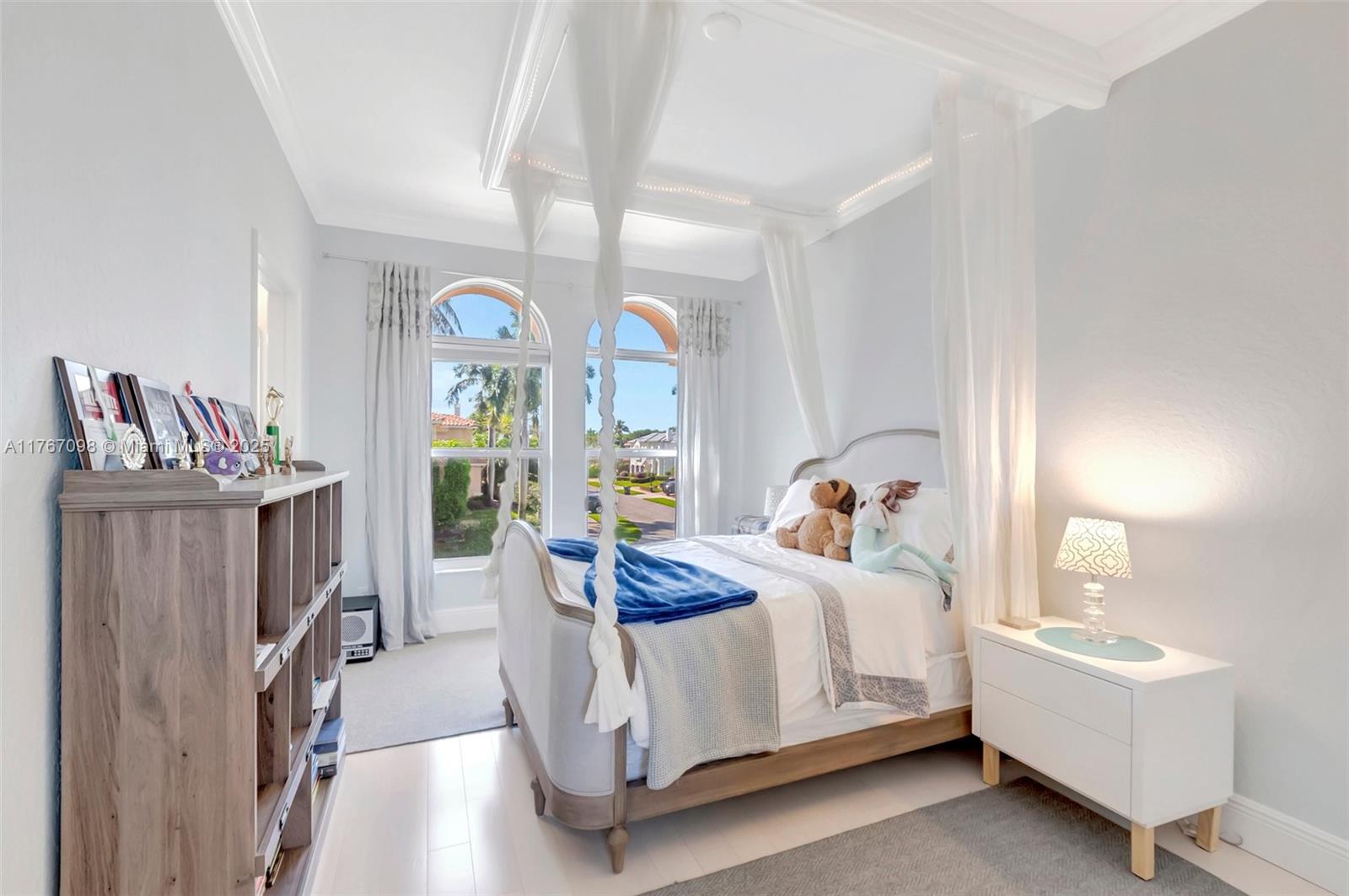 ROYAL PALM FOREST - Residential
