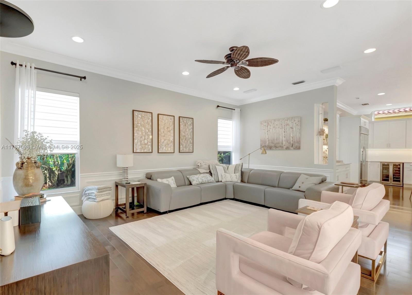 ROYAL PALM FOREST - Residential