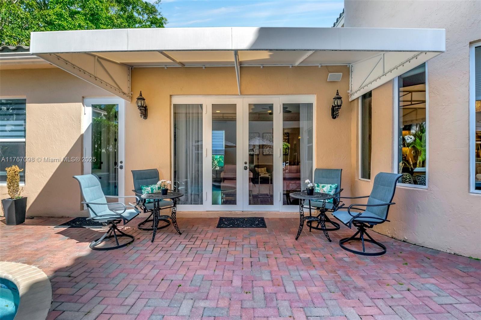 ROYAL PALM FOREST - Residential