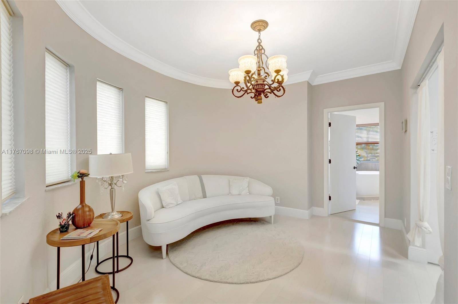 ROYAL PALM FOREST - Residential