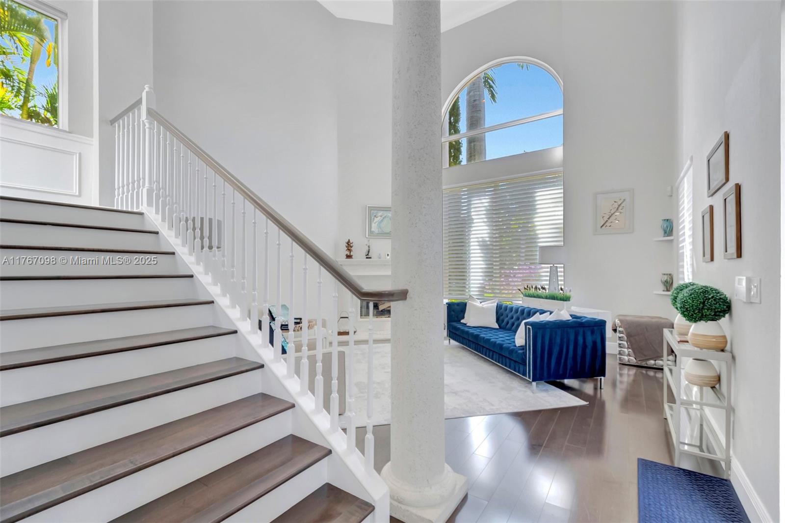 ROYAL PALM FOREST - Residential