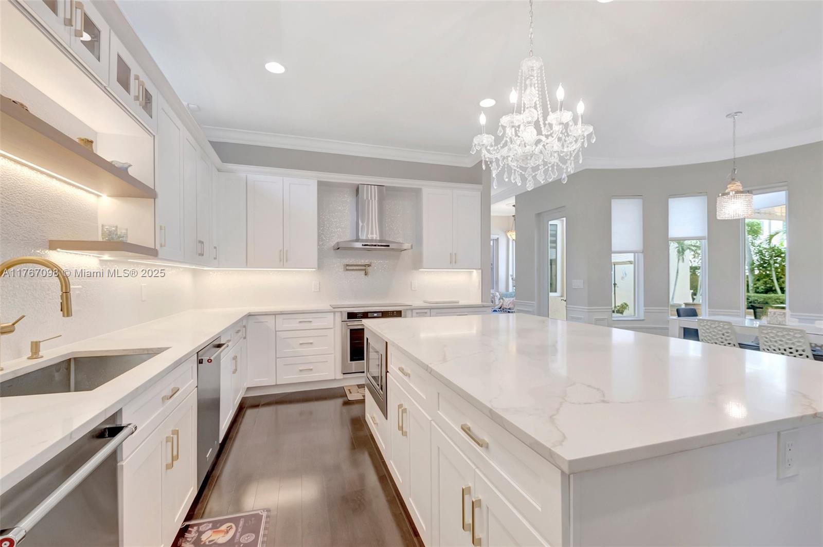 ROYAL PALM FOREST - Residential