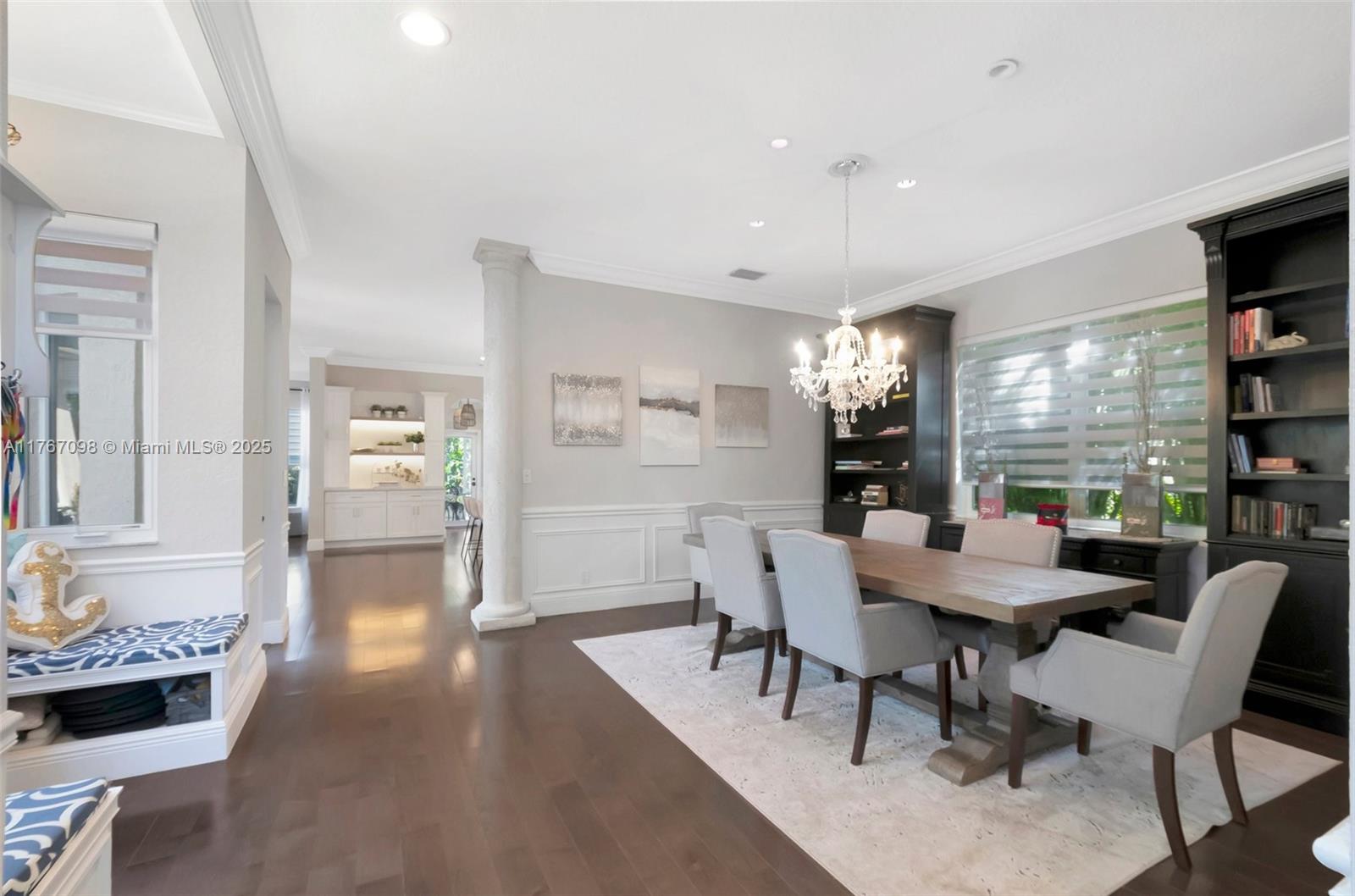 ROYAL PALM FOREST - Residential