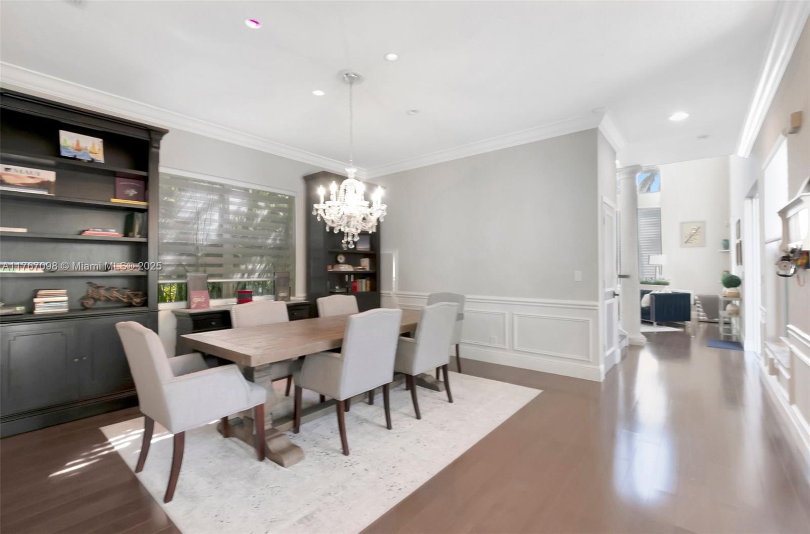ROYAL PALM FOREST - Residential
