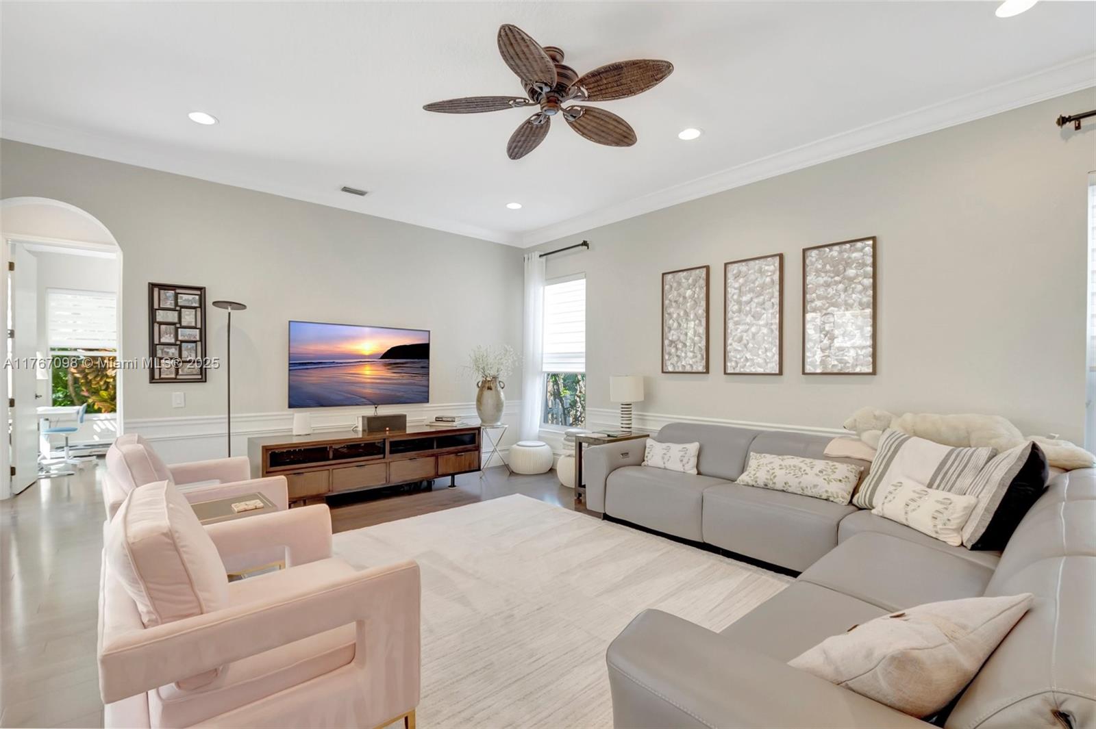 ROYAL PALM FOREST - Residential